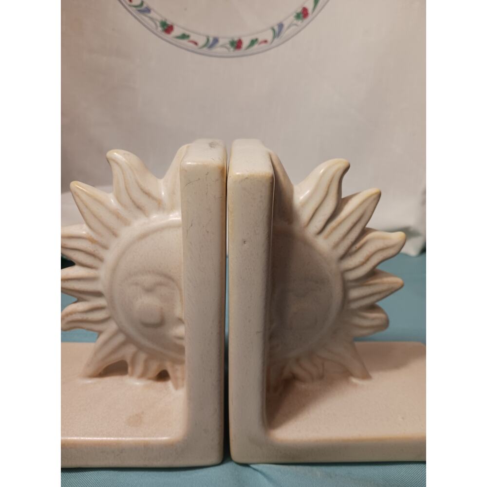 Set of 2 Opal House Celestial Sun Face Bookends 5,25 in Beige Stoneware Jungalow